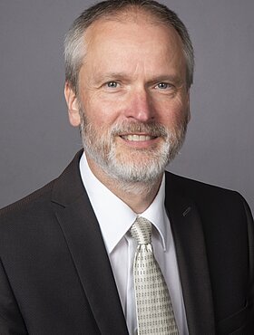 Prof. Dr. med. Wilfried  Roth