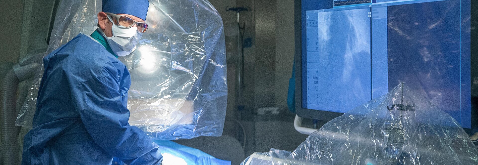 Dr. Oliver Koeth im Herzkatheterlabor