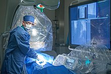 Dr. Oliver Koeth im Herzkatheterlabor