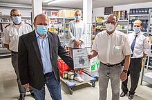 Übergabe der Urkunde