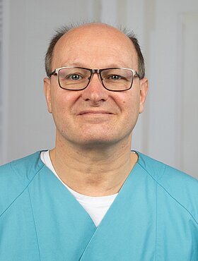 Dr. med. Chadwick Azvedo