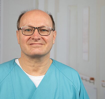 Dr. med. Chadwick Azvedo