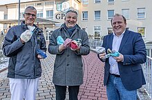 Übergabe Babystricksachen Jens Grode