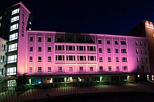 GPR Gebäude pink beleuchtet