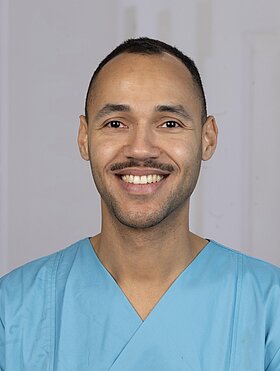Dr Julian  Thomas