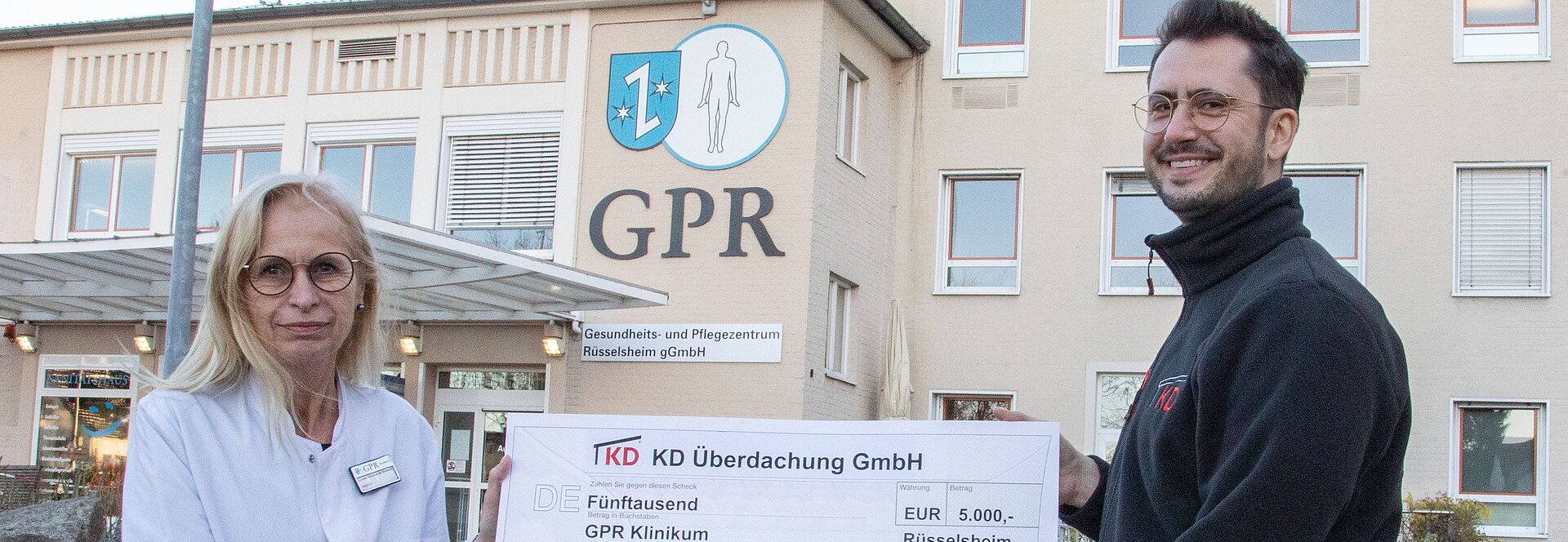 KD Überdachung aus Rüsselsheim spendet 5.000 Euro an Klinik 