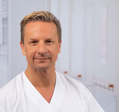 Dr. med. Marcus Benz