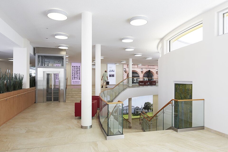 Foyerbereich des GPR Klinikums